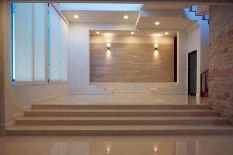 Villa in Chiang Mai, Thailand 4 bedrooms № 155377 - photo 5