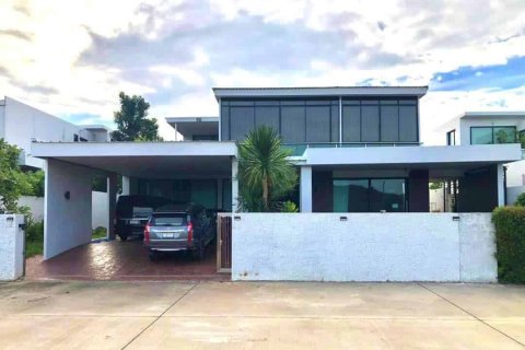 Villa in Chiang Mai, Thailand 4 bedrooms № 155377