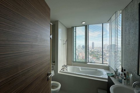 Кондоминиум с 3 спальнями в Кхлонг Сане, Бангкок, Таиланд № 151706 - фото 8