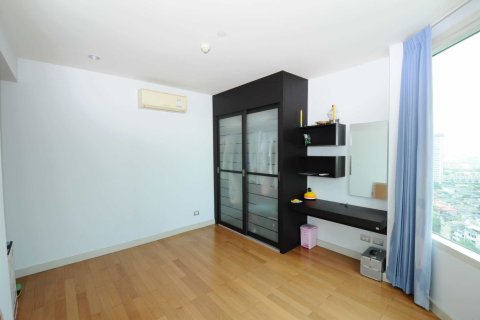 Кондоминиум с 3 спальнями в Кхлонг Сане, Бангкок, Таиланд № 151706 - фото 7