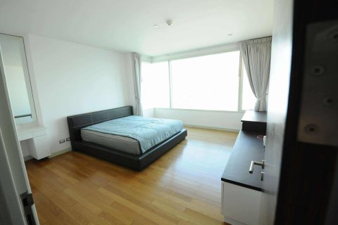 Кондоминиум с 3 спальнями в Кхлонг Сане, Бангкок, Таиланд № 151706 - фото 10