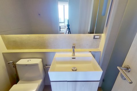 Condo à Khlong Toei, Bangkok, Thaïlande, 2 chambres  № 151705 - photo 7