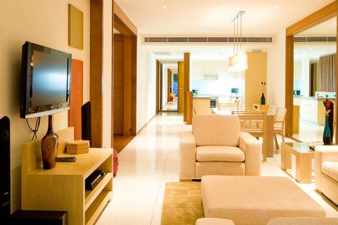 Apartamento de 2 dormitorios en Surin Beach, Tailandia № 223207