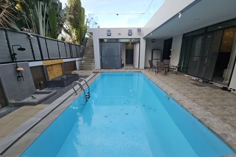 Вилла в Паттайе, Таиланд с 3 спальнями  № 147610 - фото 2