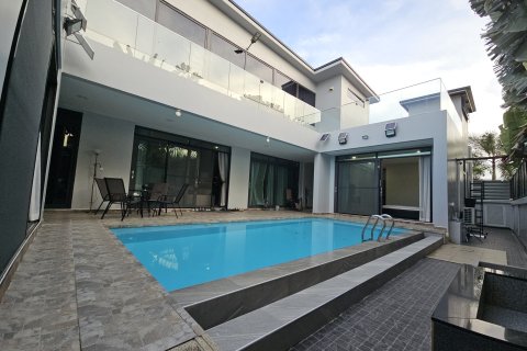 Вилла в Паттайе, Таиланд с 3 спальнями  № 147610 - фото 1