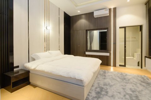 Villa in Pattaya, Thailand 3 bedrooms № 147611 - photo 26