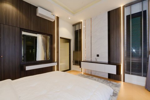 Villa in Pattaya, Thailand 3 bedrooms № 147611 - photo 24