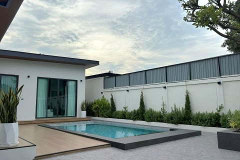 Villa in Pattaya, Thailand 3 bedrooms № 147611 - photo 13