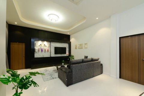 Villa in Pattaya, Thailand 3 bedrooms № 147611 - photo 15