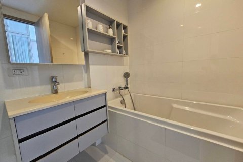 Studio dans le Condo à Watthana, Bangkok, Thaïlande  № 147613 - photo 6