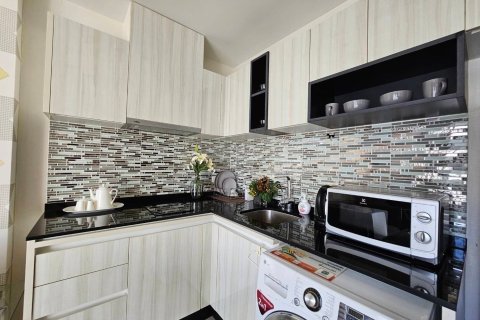 Studio dans le Condo à Watthana, Bangkok, Thaïlande  № 147613 - photo 8