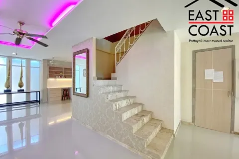 Casa de 8 dormitorios en Pattaya, Tailandia № 213666 - foto 8