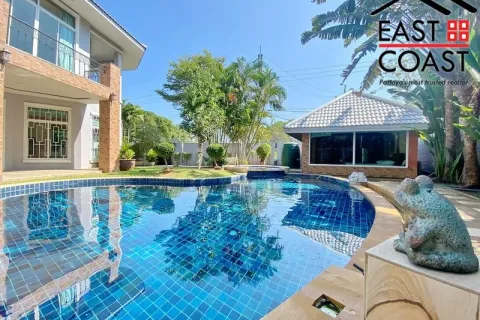 Casa de 8 dormitorios en Pattaya, Tailandia № 213666 - foto 2