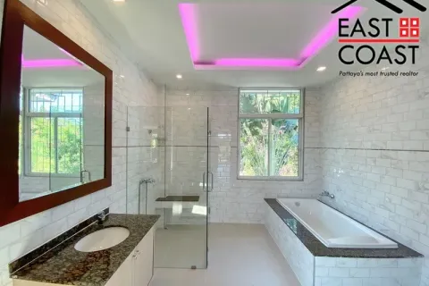 Casa de 8 dormitorios en Pattaya, Tailandia № 213666 - foto 18