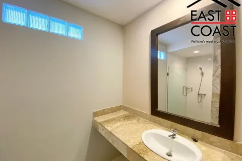 Casa de 8 dormitorios en Pattaya, Tailandia № 213666 - foto 27