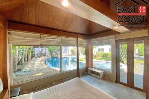 Casa de 8 dormitorios en Pattaya, Tailandia № 213666 - foto 20