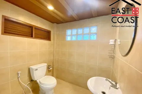 Casa de 8 dormitorios en Pattaya, Tailandia № 213666 - foto 30