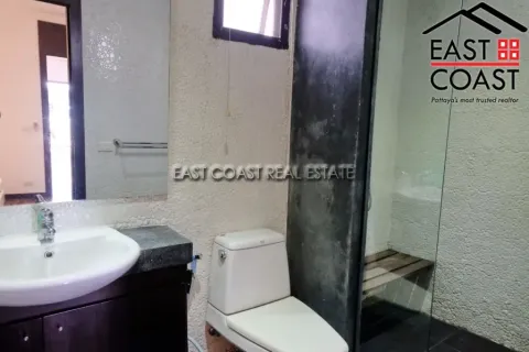Casa de 6 dormitorios en Pattaya, Tailandia № 213668 - foto 12
