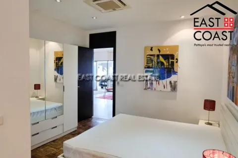 Casa de 6 dormitorios en Pattaya, Tailandia № 213668 - foto 11