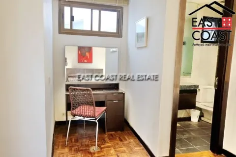 Casa de 6 dormitorios en Pattaya, Tailandia № 213668 - foto 16
