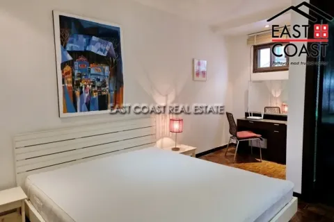 Casa de 6 dormitorios en Pattaya, Tailandia № 213668 - foto 9