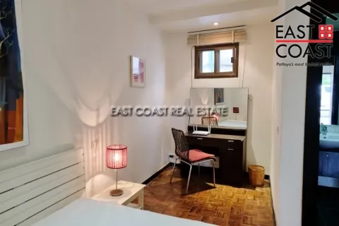 Casa de 6 dormitorios en Pattaya, Tailandia № 213668 - foto 10