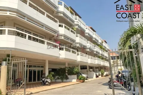 Casa de 6 dormitorios en Pattaya, Tailandia № 213668
