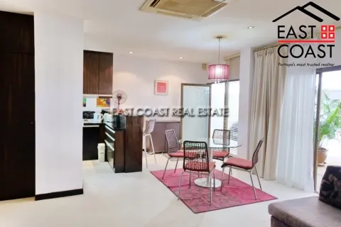 Casa de 6 dormitorios en Pattaya, Tailandia № 213668 - foto 4
