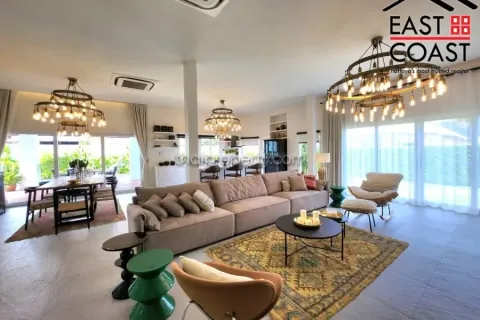 Casa de 4 dormitorios en Pattaya, Tailandia № 213667 - foto 10