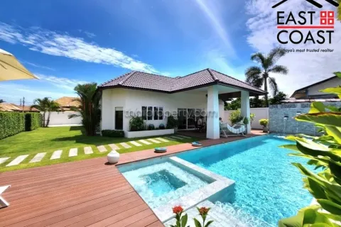 Casa de 4 dormitorios en Pattaya, Tailandia № 213667