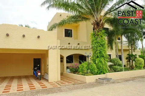 Casa de 3 dormitorios en Pattaya, Tailandia № 213663 - foto 2