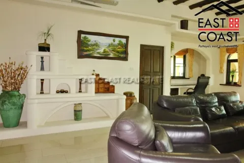 Casa de 3 dormitorios en Pattaya, Tailandia № 213663 - foto 9