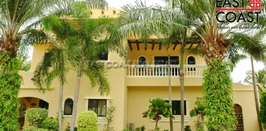 Casa de 3 dormitorios en Pattaya, Tailandia № 213663