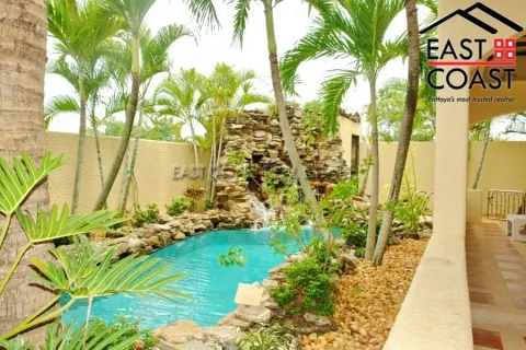 Casa de 3 dormitorios en Pattaya, Tailandia № 213663 - foto 4