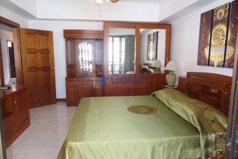 Condo in Pattaya, Thailand, 2 bedrooms № 197343 - photo 15