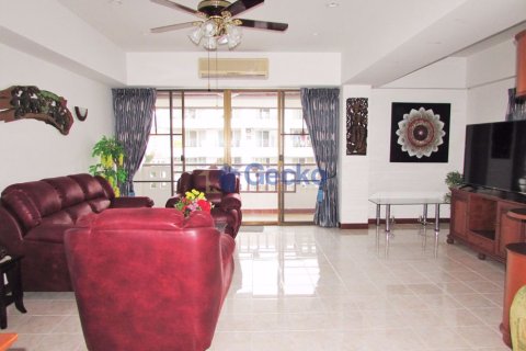 Condo in Pattaya, Thailand, 2 bedrooms № 197343 - photo 6