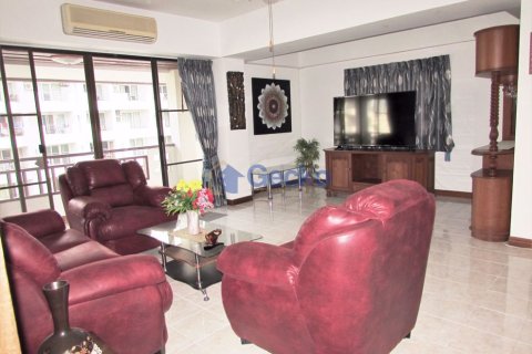 Condo in Pattaya, Thailand, 2 bedrooms № 197343 - photo 2