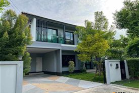 House in Bangkok, Thailand 4 bedrooms № 189449