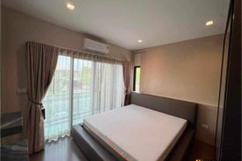 Maison à Bangkok, Thaïlande 4 chambres № 189448