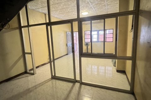 Таунхаус в Пхра Прадаенге, Таиланд с 2 спальнями № 157198 - фото 12