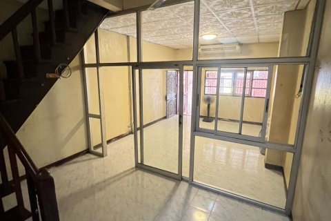 Таунхаус в Пхра Прадаенге, Таиланд с 2 спальнями № 157198 - фото 14