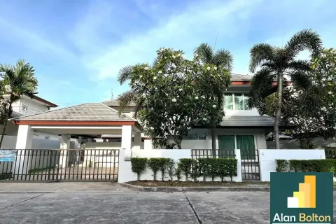 Casa de 3 dormitorios en Pattaya, Tailandia № 211032 - foto 4