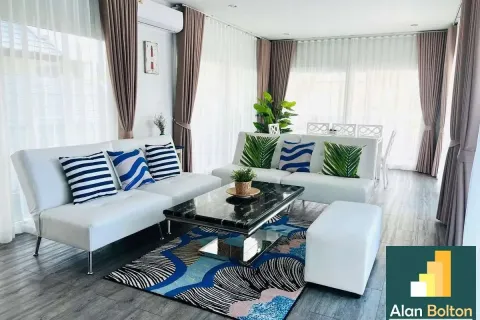 Casa de 3 dormitorios en Pattaya, Tailandia № 211032 - foto 3