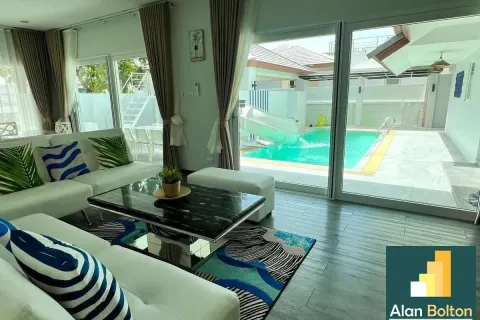 Casa de 3 dormitorios en Pattaya, Tailandia № 211032 - foto 12
