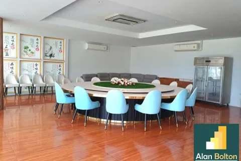 Local comercial 616 m2 en Jomtien Beach, Pattaya, Tailandia № 211034 - foto 11