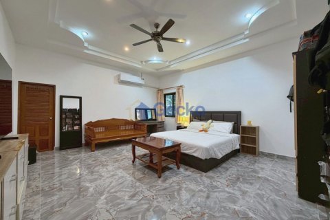 House in Pattaya, Thailand 4 bedrooms № 199600 - photo 8