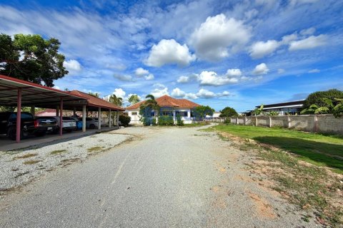 House in Pattaya, Thailand 4 bedrooms № 199600 - photo 30