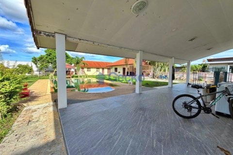 House in Pattaya, Thailand 4 bedrooms № 199600 - photo 19