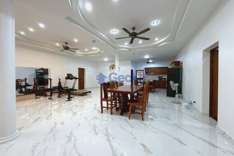 House in Pattaya, Thailand 4 bedrooms № 199600 - photo 3