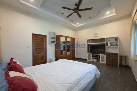 House in Pattaya, Thailand 4 bedrooms № 199600 - photo 16